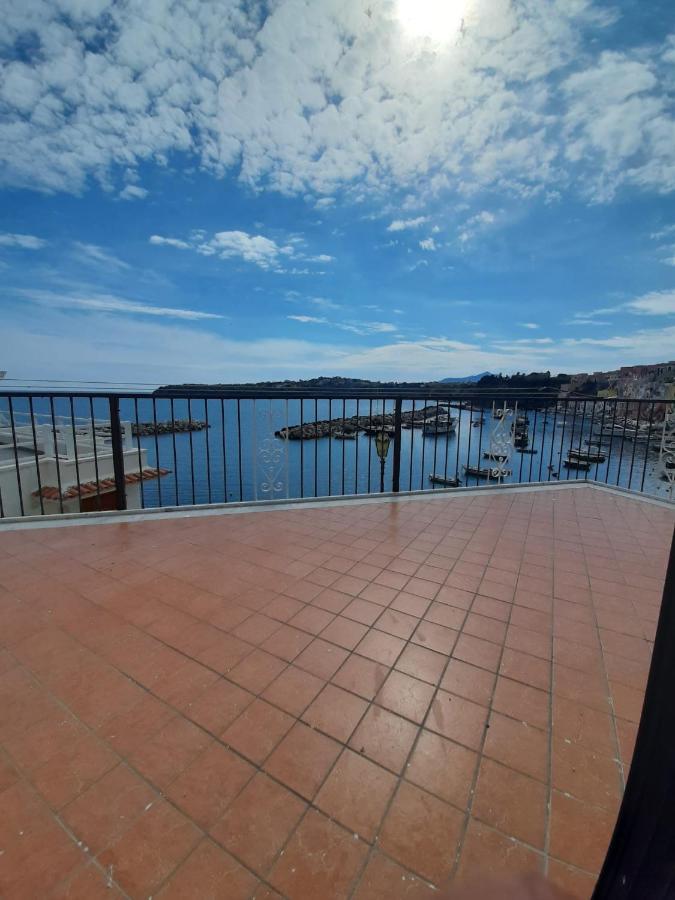 Residenza Mena Marina Corricella Apartment Procida Exterior photo
